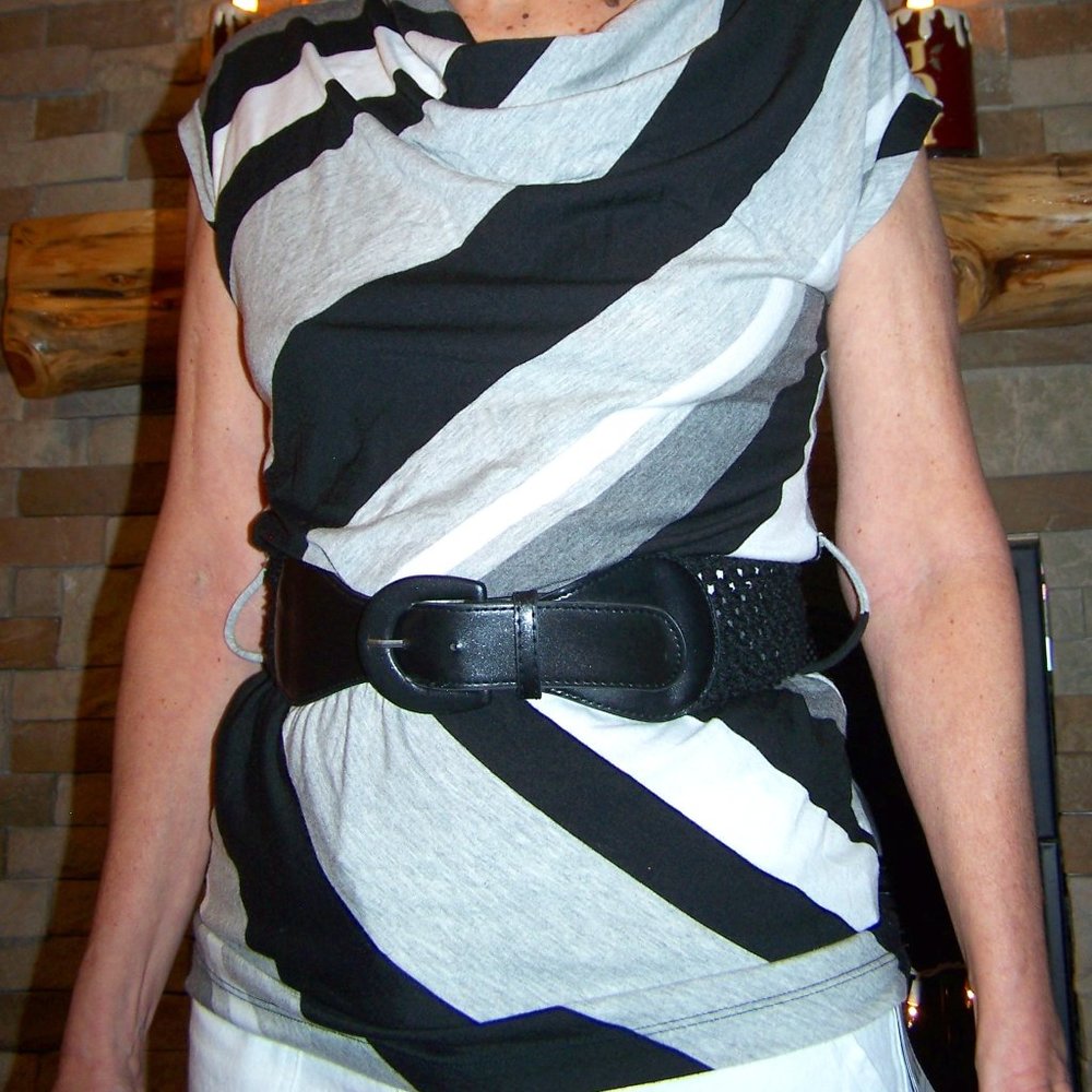 A. BYER     GREY / WHITE and BLACK STRIPED SHIRT w BELT TIE - Picture 4 of 8